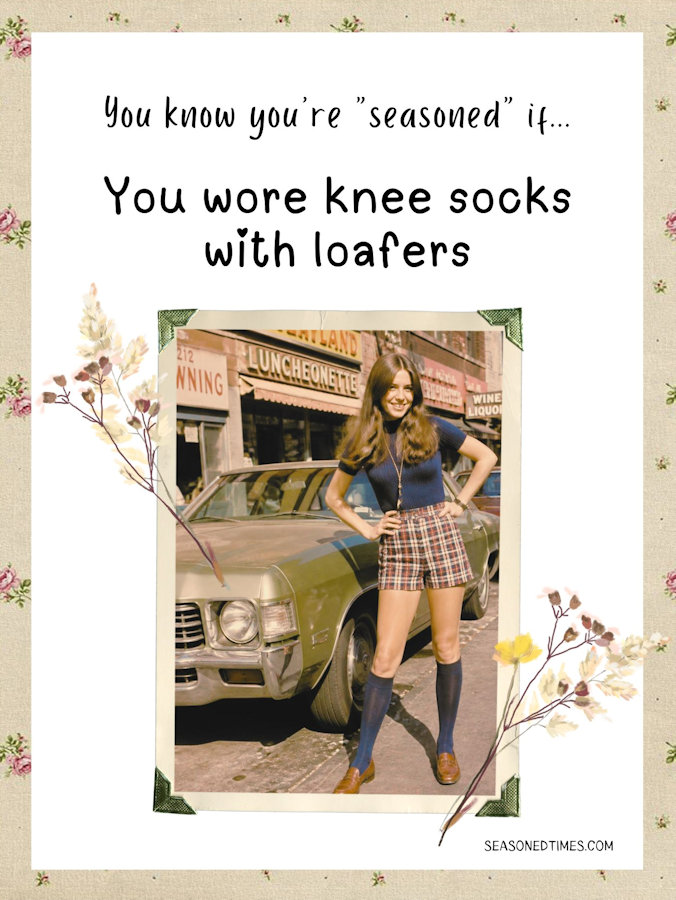 SIKneeSocksLoaf826